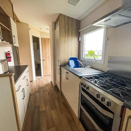 Superb 6 Berth Caravan At St Osyth Beach, Near Clacton-On-Sea Ref 28008Mc 외부 사진